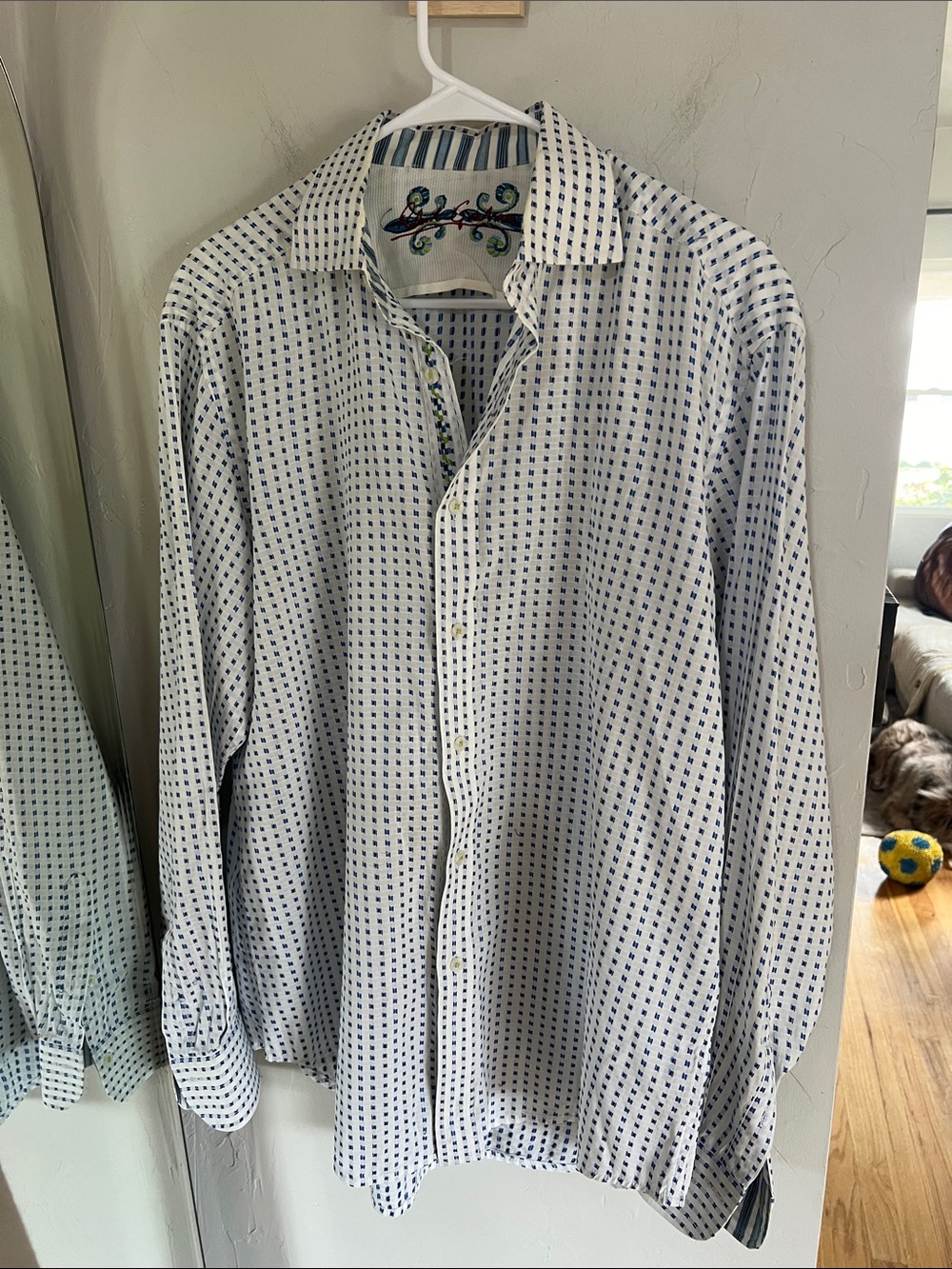 Robert Graham Men's White & Navy Patterned long sleeve Button-Up Shirt